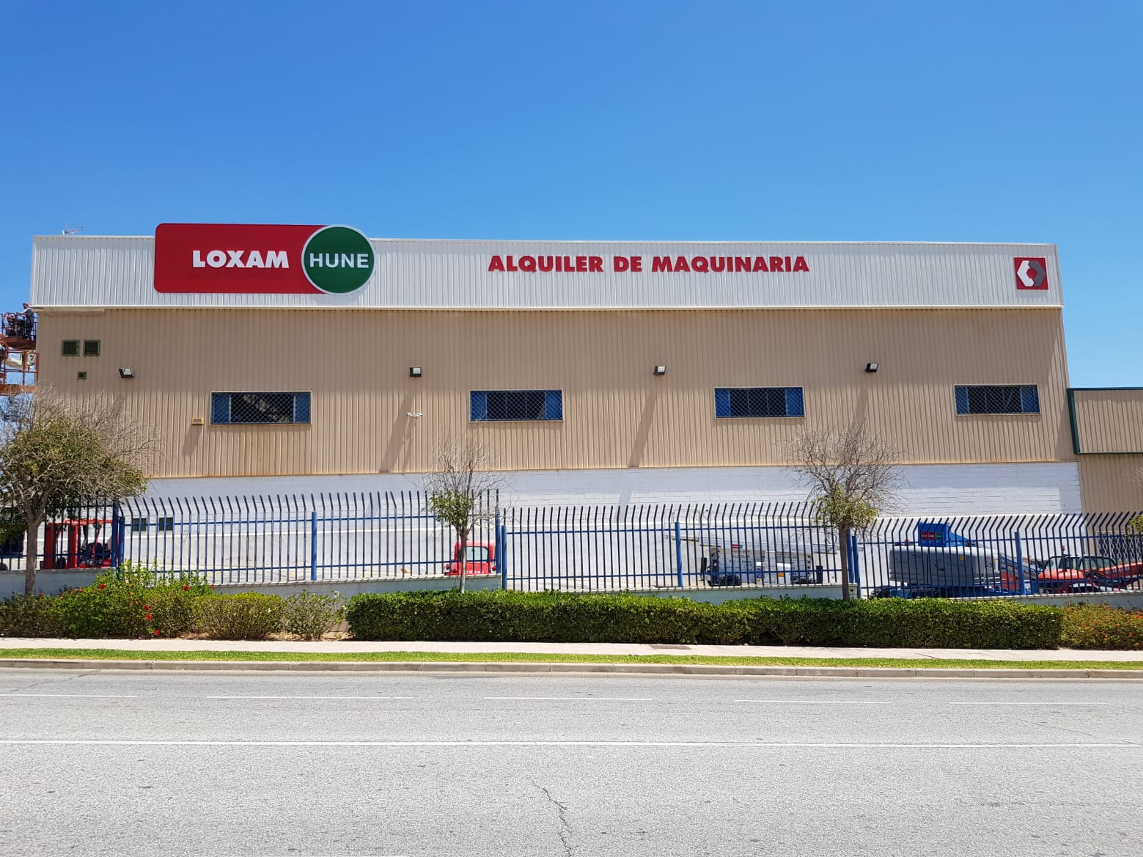 Malaga-trevenez-delegacion-loxamhune