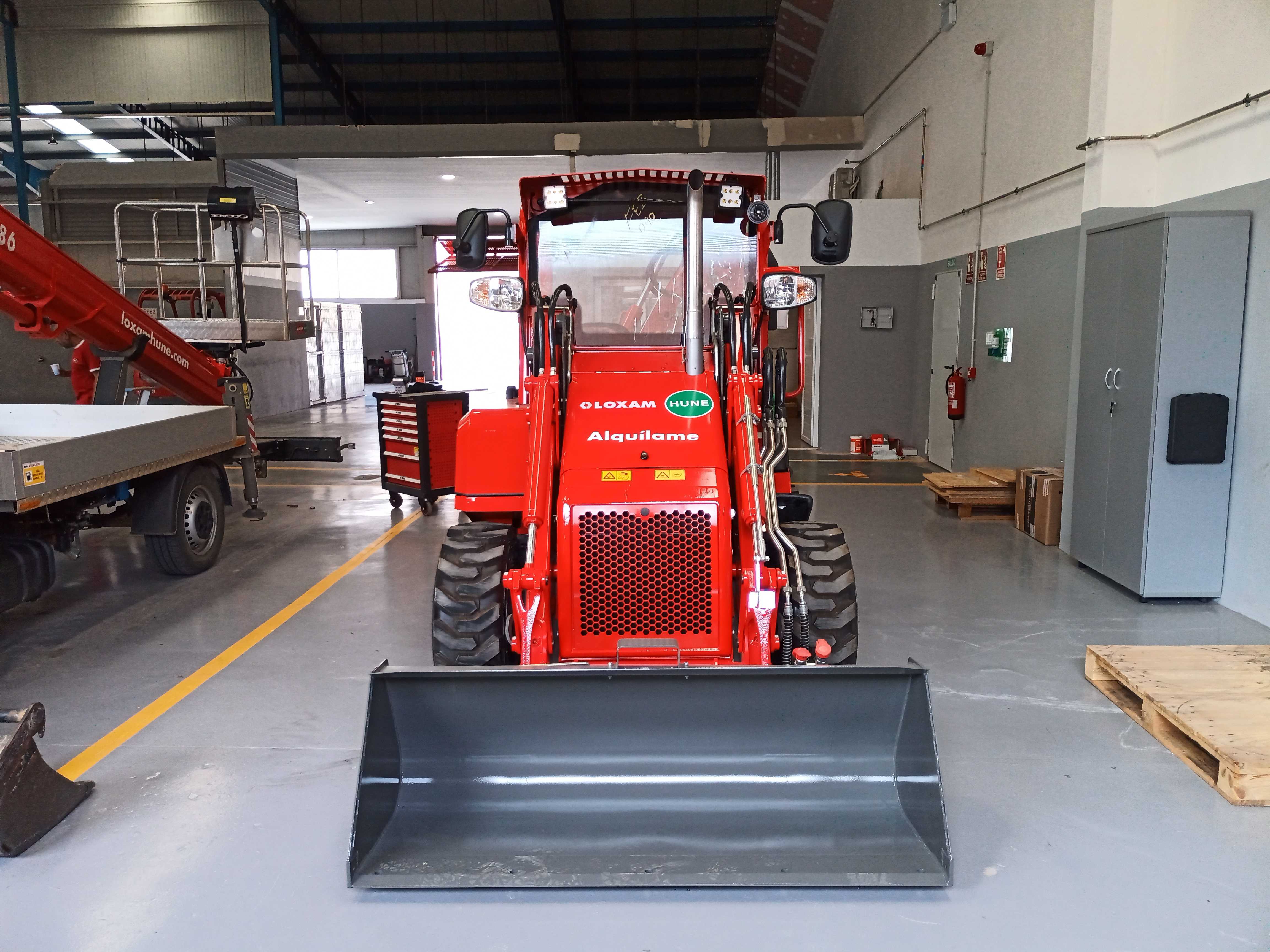 Retroexcavadora Mixta 3.000Kg  image 2